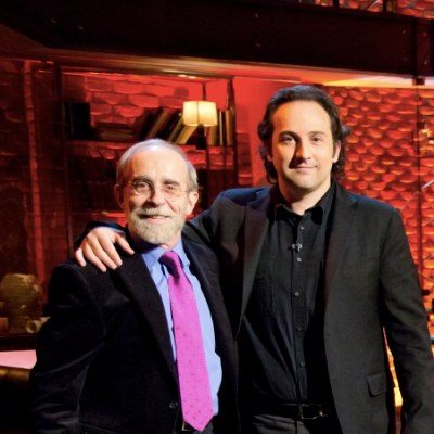 Enrique de Vicente con Iker Jiménez en el plató de Cuarto Milenio
