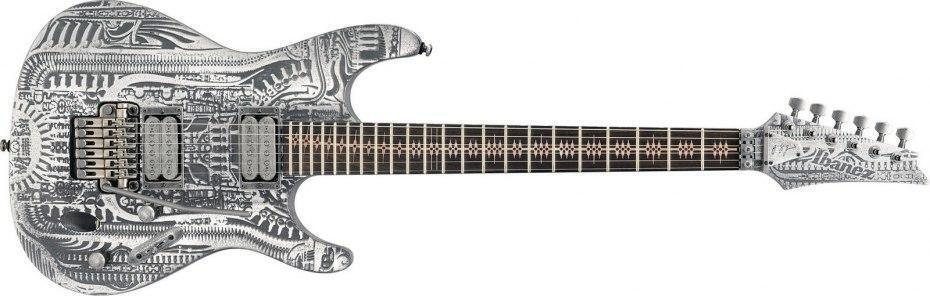 Guitarra Ibanez con un diseño biomecánico de H.R. Giger impreso en el cuerpo