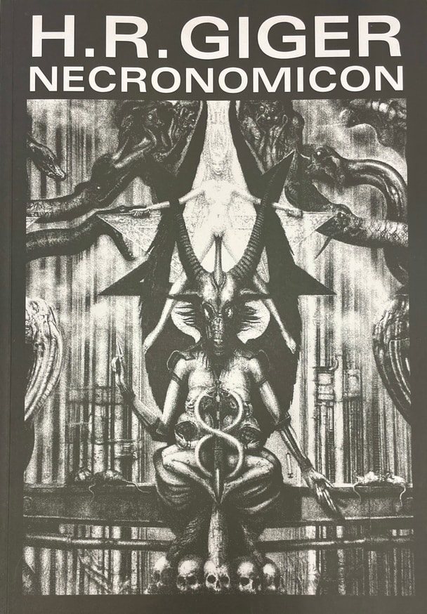 Portada del libro Necronomicon de H.R. Giger, editado por Sphinx Verlag en 1977